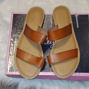 Sandal